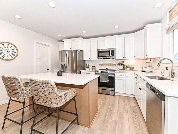 3rd image of 663 East Bluff CIRCLE