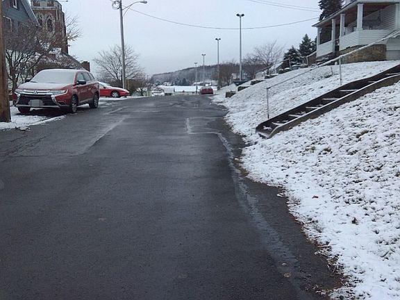 4th image of 313 Miller St