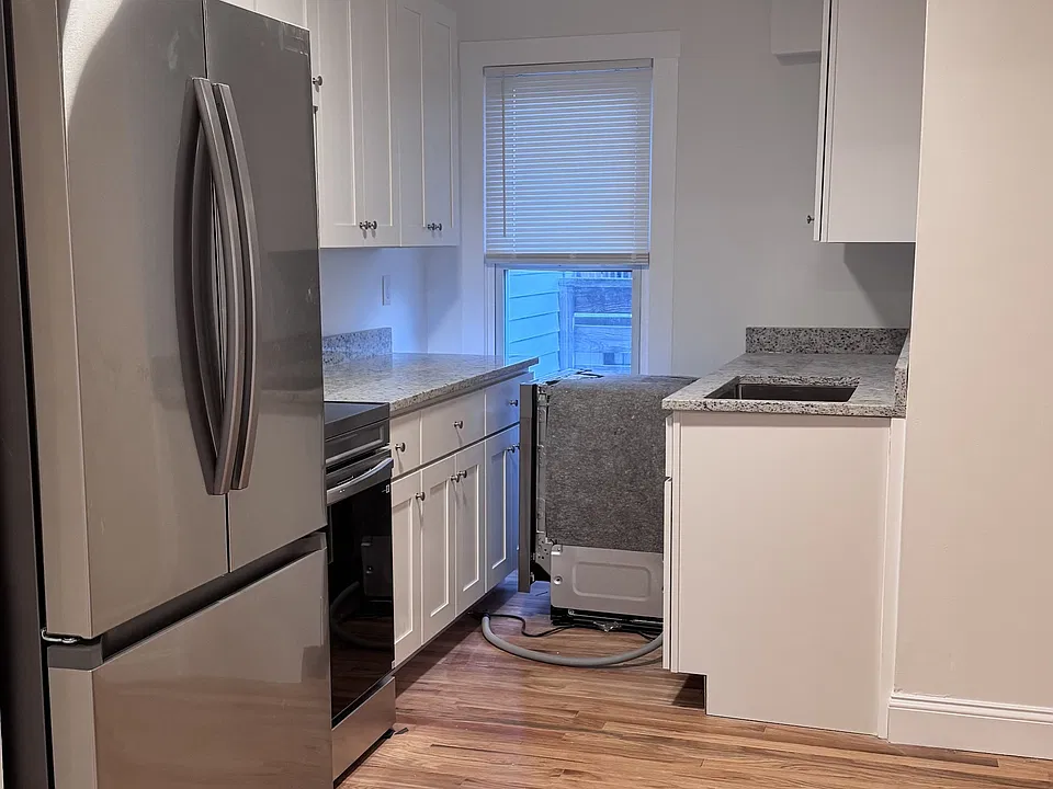 330 Main St #6