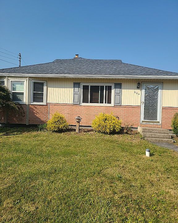 1st image of 904 Sherwood Ct