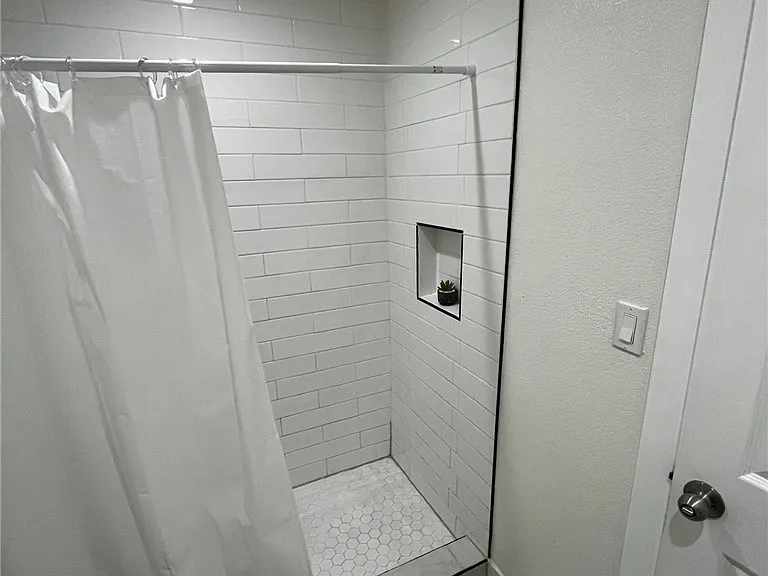 4518 S Normandie Ave #3/4 — Photo 6