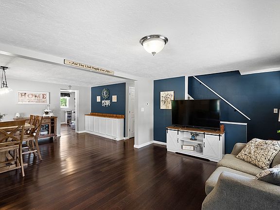 4th image of 283 Coralwood Dr
