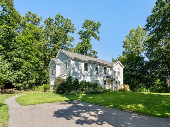 299-301 Bacon St, Natick, MA 01760
