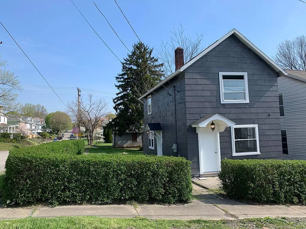 33 E Craig St photo 1