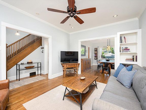 4th image of 810 S Highland Ave