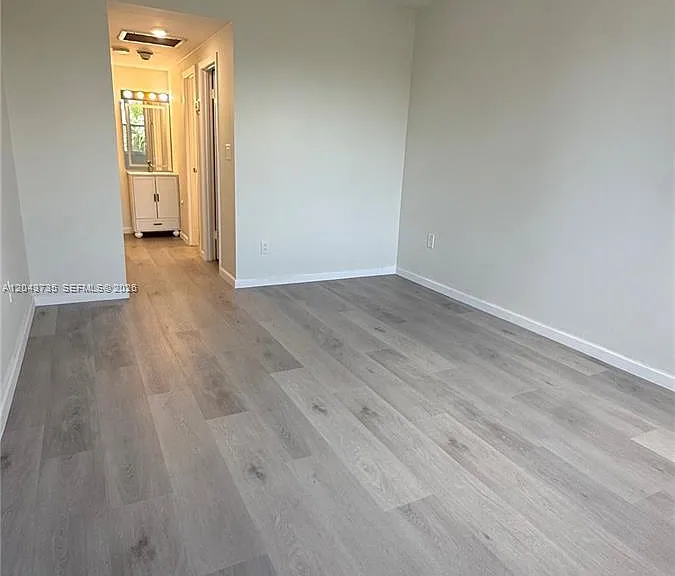 300 Bayview Dr #211 — Photo 2
