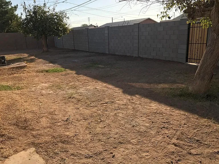 653 W Coolidge Pl — Photo 3