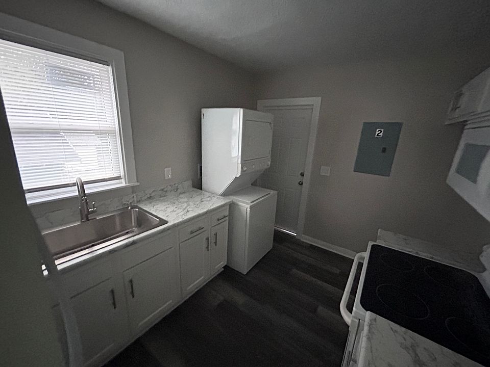 1st image of 519 W 19th St #2