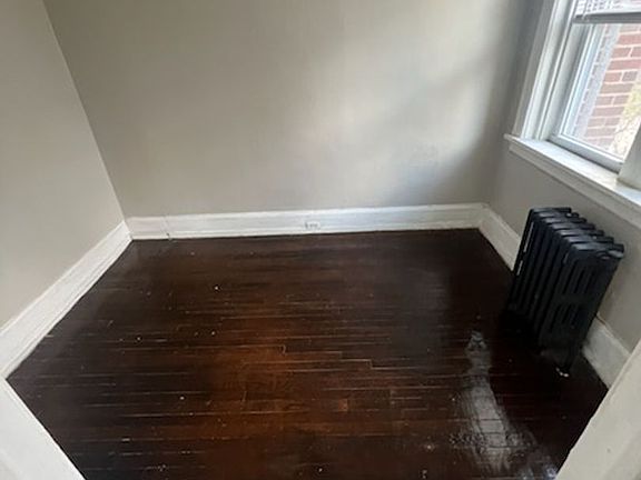 5th image of 523 Oak St APT 208