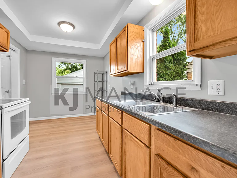 17427 Gaylord — Photo 2