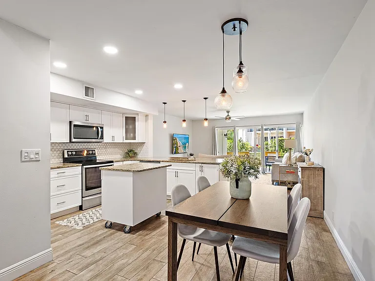 388 Golfview Rd #H — Photo 9