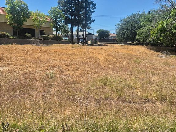 4th image of 337 S 10th St