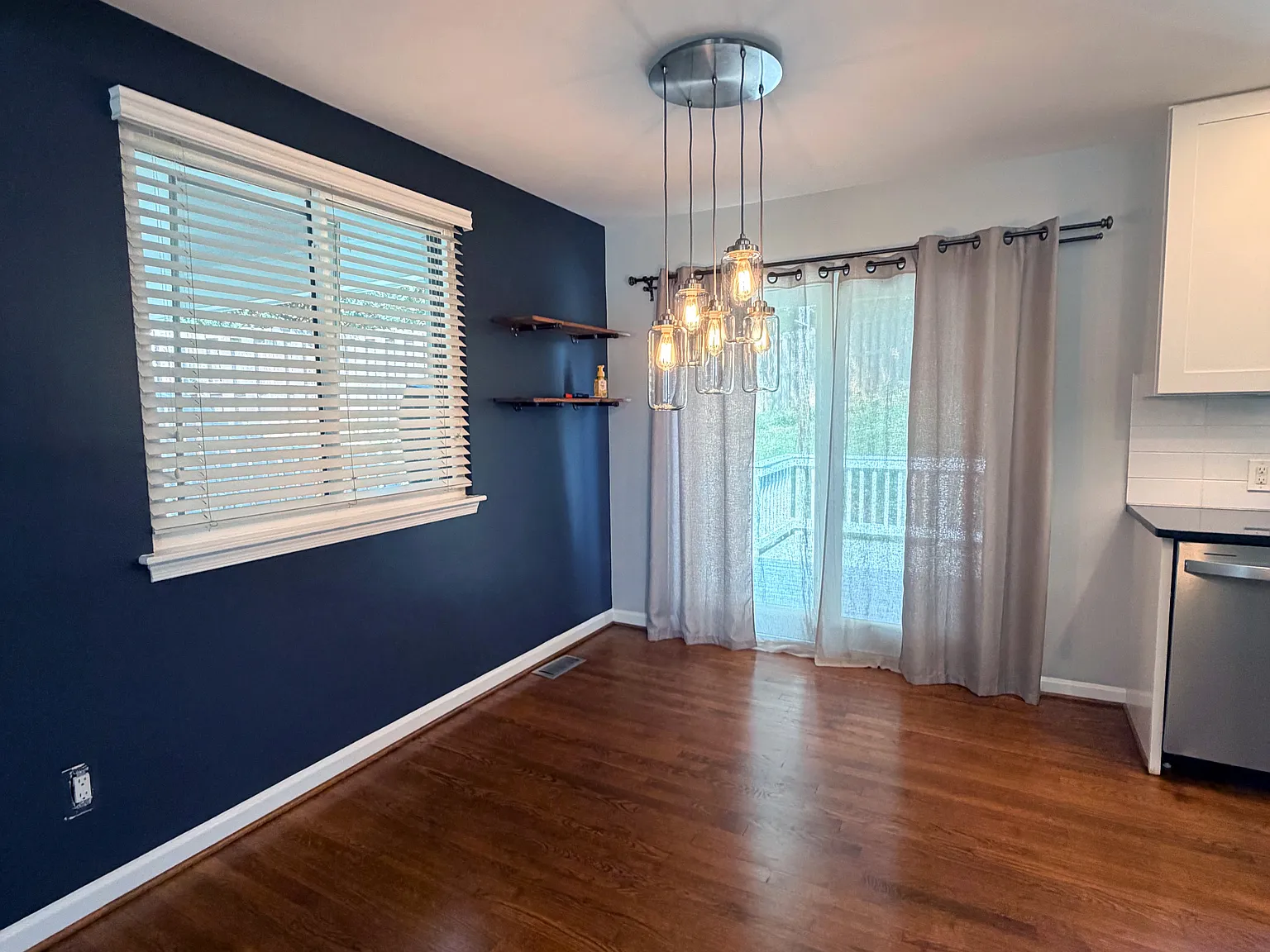 4 bed, 2075 sqft, $3,500 — Photo 4