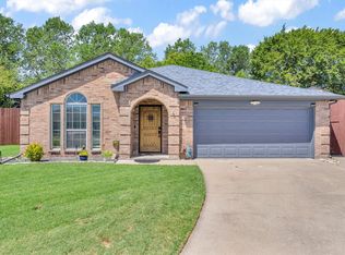 106 Comfort Ct, Waxahachie, TX 75165
