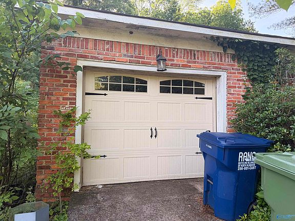3rd image of 2207 Laverne Dr NW