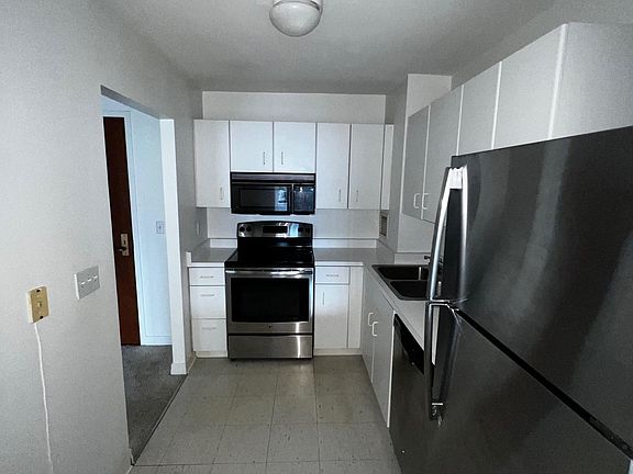 5th image of 401 E Ontario St APT 1401