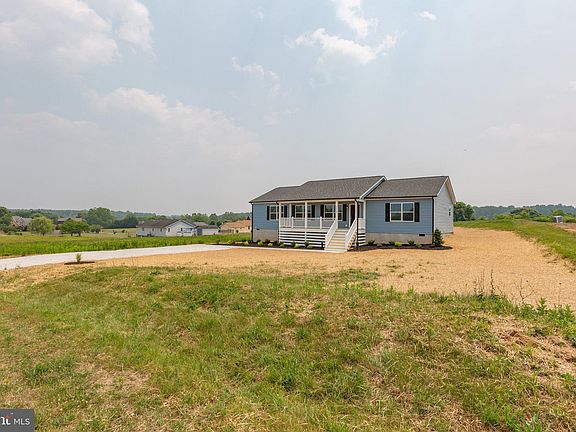 3rd image of 26438 Isabelle Dr
