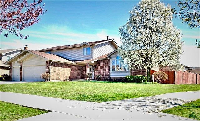 1st image of 7903 Brookside Glen Dr