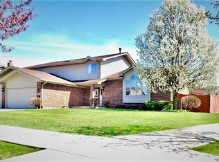 7903 Brookside Glen Dr, Tinley Park, IL 60487