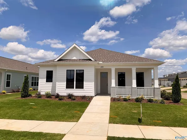 279 Farmhouse Dr, Madison, AL 35757