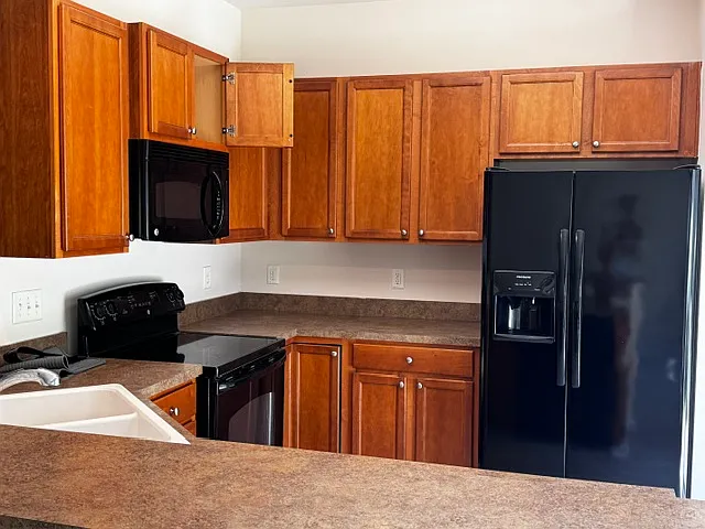 519 Perrault Dr — Photo 8