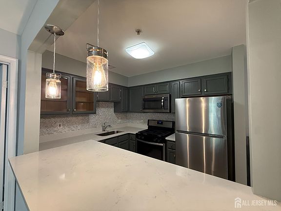 4th image of 334 Waterford Dr