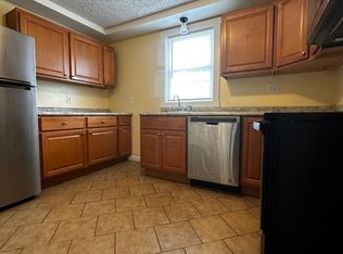 562 Montgomery St APT 1, Manchester, NH 03102