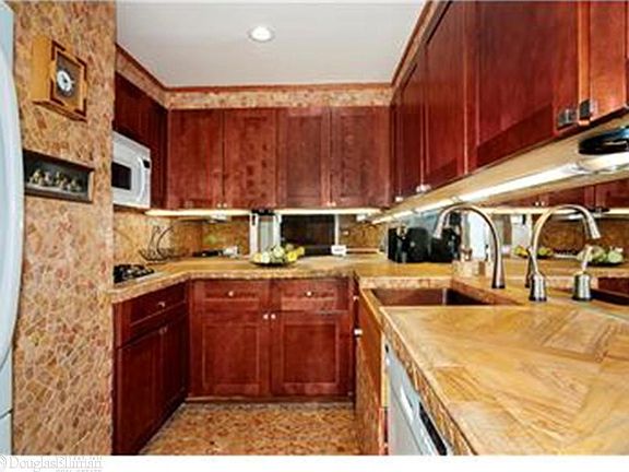 5th image of 309 E 49th St APT 1A