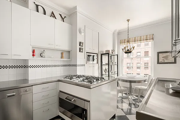 Sold by Douglas Elliman | media 19