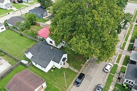 4th image of 1614 Miles St