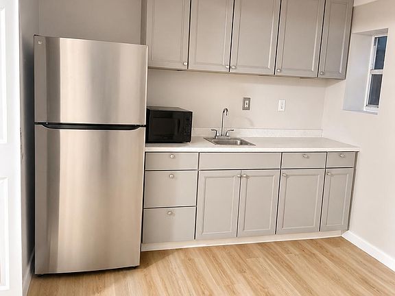 3rd image of 1329 NE 5th Ave APT 1