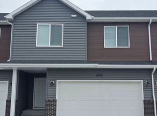 6808 27th St S, Fargo, ND 58104