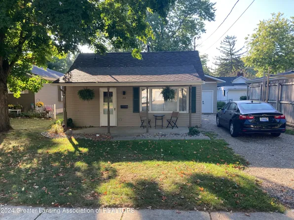 714 Spring St, Grand Ledge, MI 48837