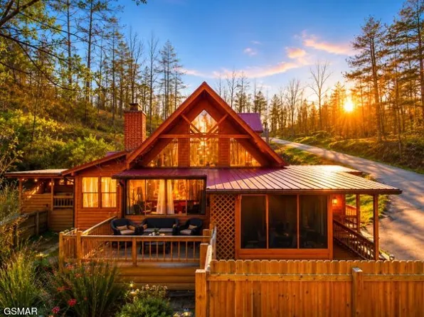 727 Sunrise Blvd, Sevierville, TN 37862