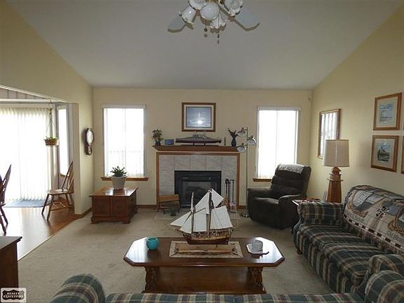 3rd image of 31035 Blue Heron Dr