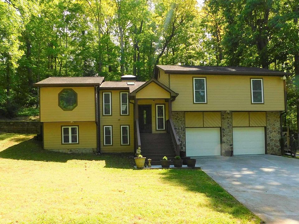 2nd image of 858 Reed Rd SE
