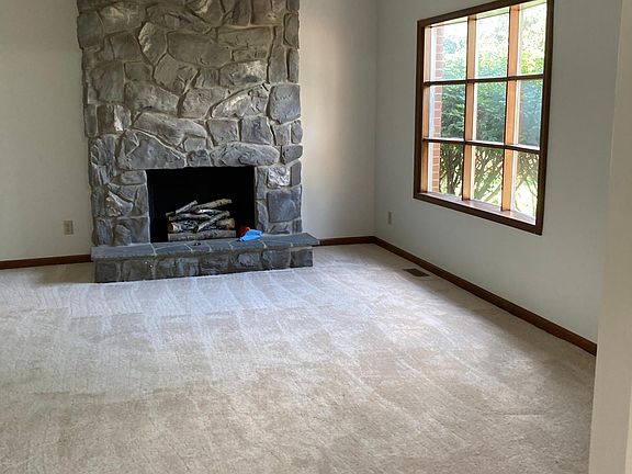 3rd image of 720 Pioneer Dr
