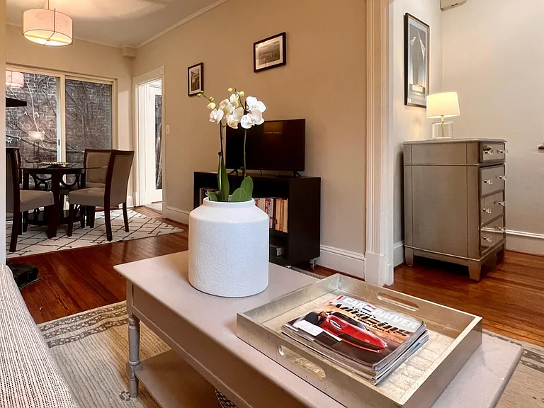 2149 Newport Pl NW — Photo 3