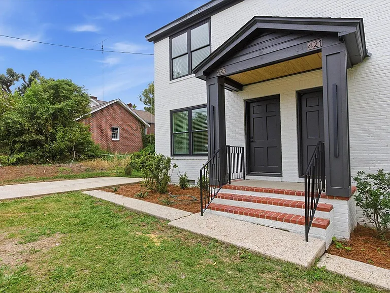 421 E Jennings St — Photo 3
