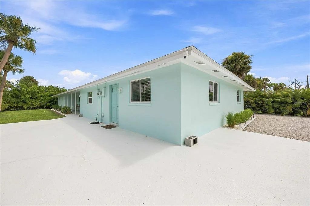 5 bed, 4.0 bath, 600 sqft, $1,800 — Photo 2