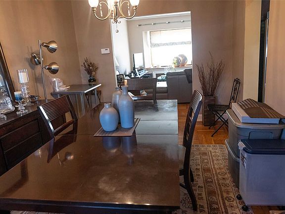4th image of 2047 E 41st St