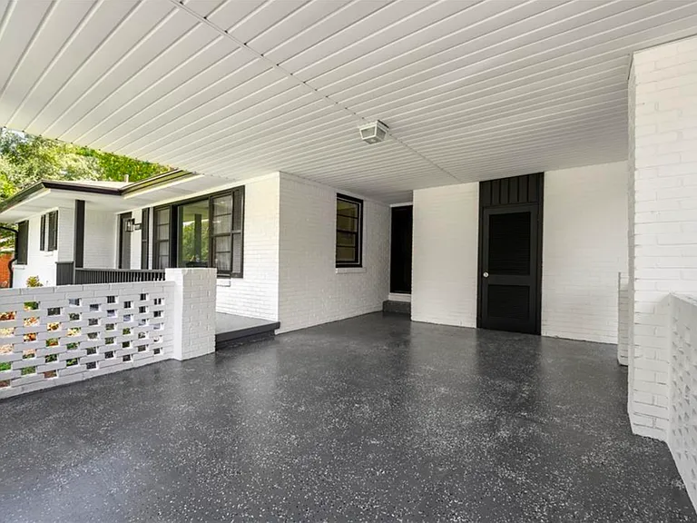 2318 Green Forrest Dr — Photo 3