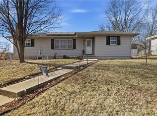 3406 S Stewart Ave, Sedalia, MO 65301