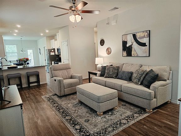 2nd image of 2453 Larimar Dr