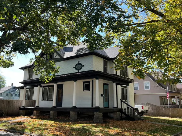 304 W Jefferson St, Winterset, IA 50273