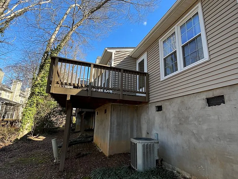 816 Market Pl — Photo 4