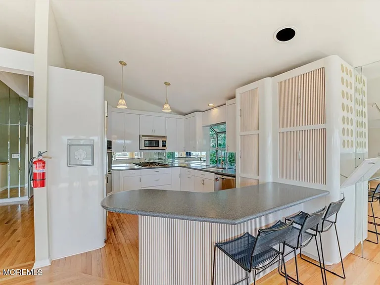 74 Seneca Pl — Photo 23