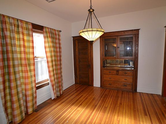 3rd image of 1743 S Ogden St
