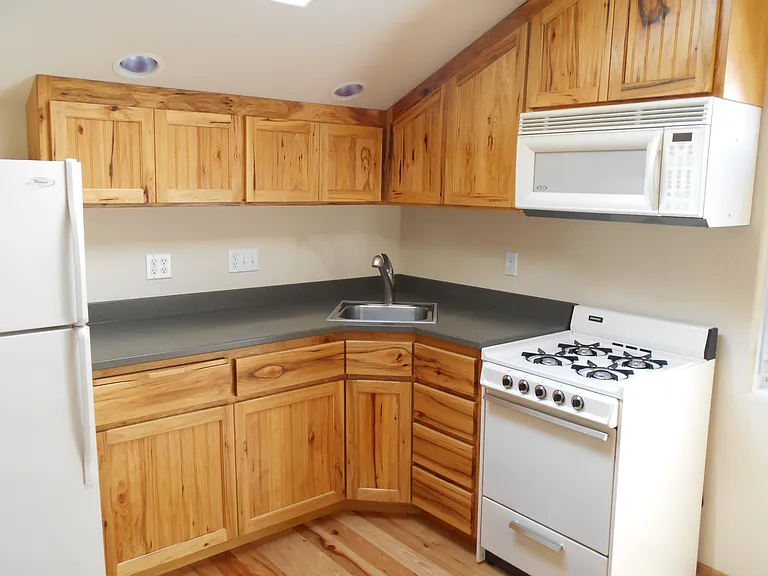 124 Downing Dr — Photo 4