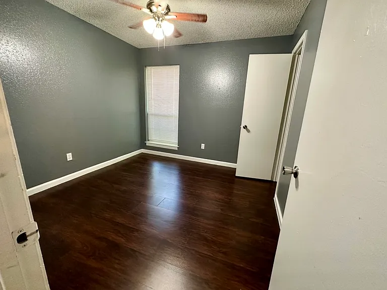 1809 Cousins Ct #2 — Photo 5